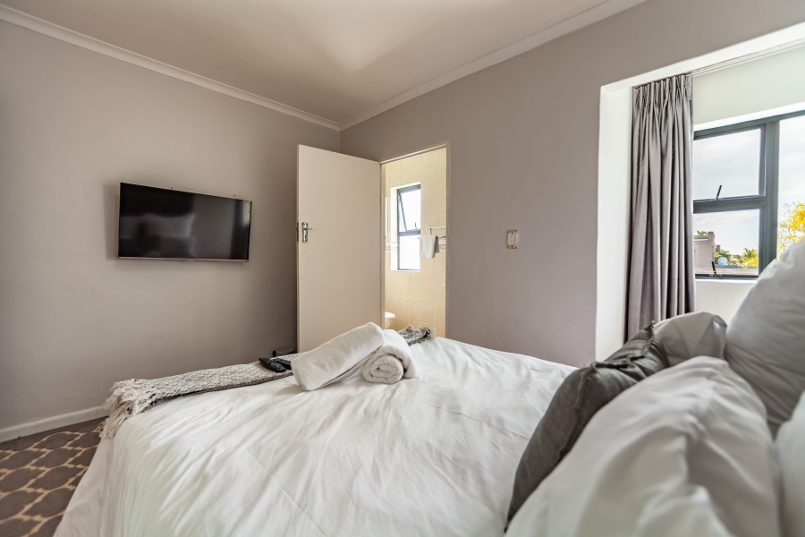 8 Bedroom Property for Sale in Milnerton Ridge Western Cape